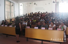 廣西外國語學(xué)院人文藝術(shù)學(xué)院2012級藝術(shù)設(shè)計專業(yè)設(shè)計會 綻放創(chuàng)意，組織策劃文化藝術(shù)交流新篇章